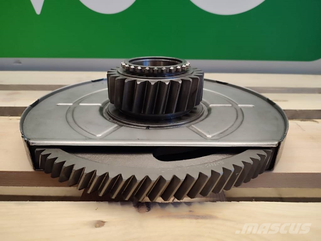 John Deere RE43214 PTO sprocket rear JOHN DEERE 6930 Mootorid