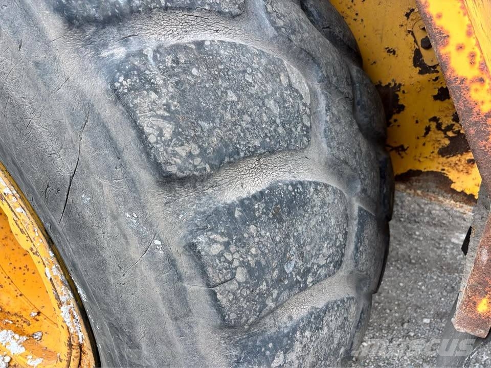 Volvo L 180 C Traktor med skogsutstyr