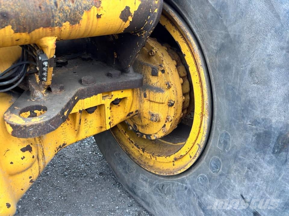 Volvo L 180 C Traktor med skogsutstyr