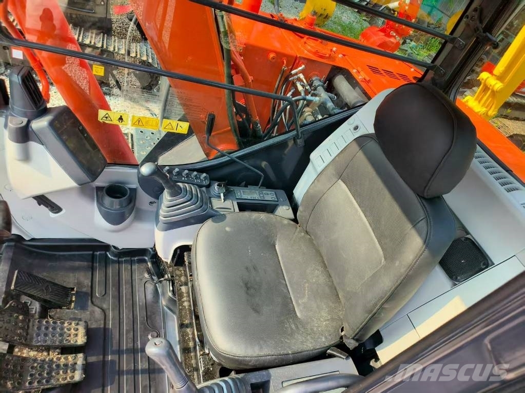 hachi Hitachi ZX70 full guard cab hydrualic thumb quick coupler