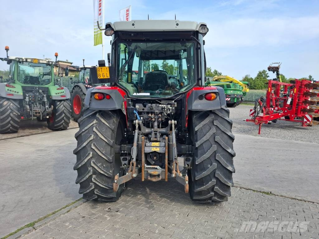 Massey Ferguson 5710 Traktorer