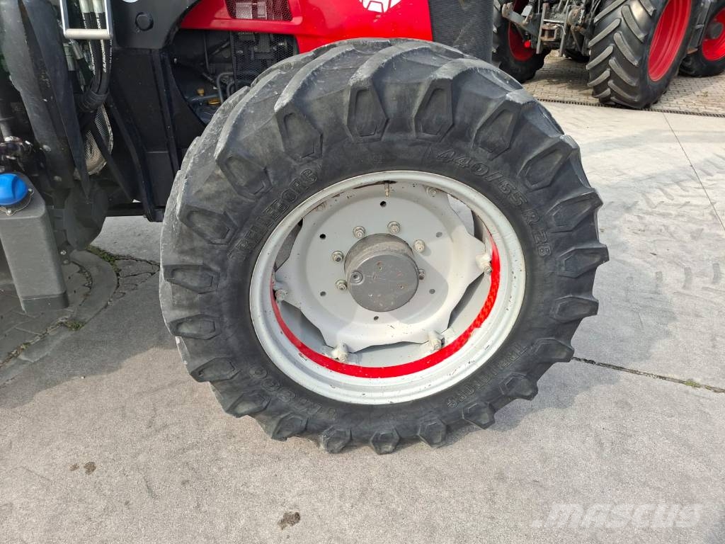 Massey Ferguson 5710 Traktorer