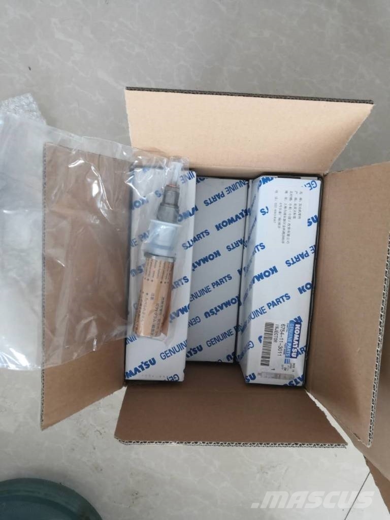 Komatsu PC200-8 injector 6754-11-3011 Utovarne korpe