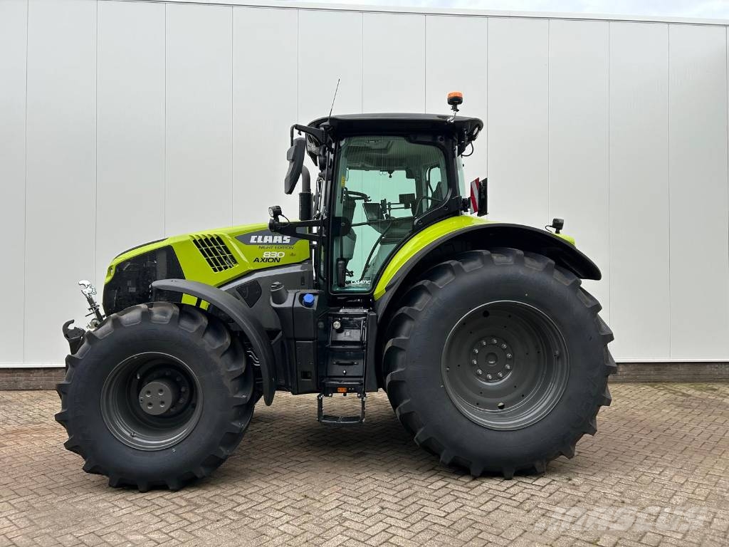 CLAAS Axion 830 Night Edition الجرارات
