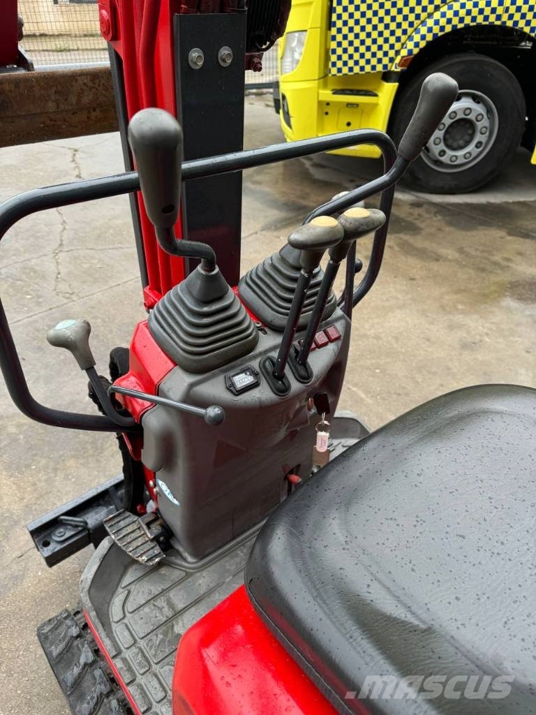 Yanmar SV 08-1 小型挖土機/掘鑿機<7t(小型挖掘機)