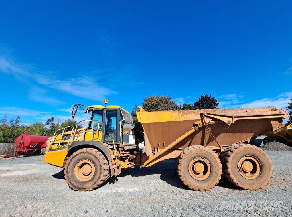 Bell B 30 E Dumper - Knickgelenk
