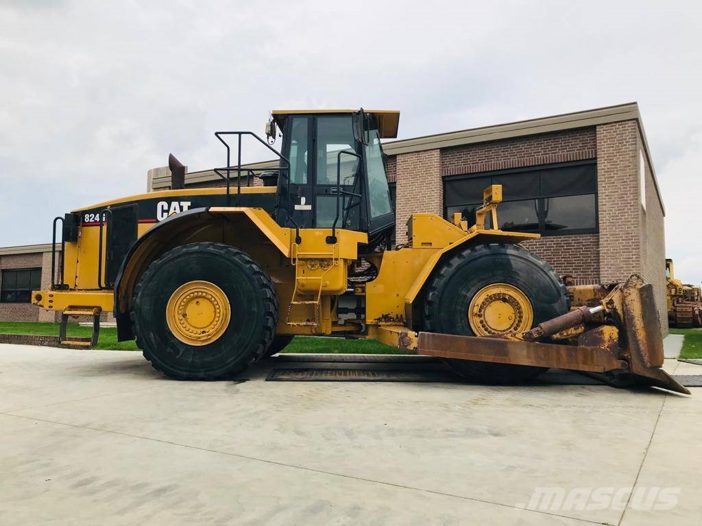CAT 824 G 推土機