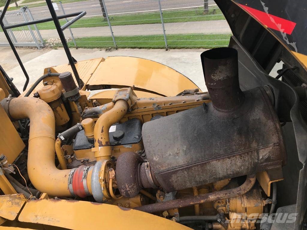 CAT 824 G 推土機