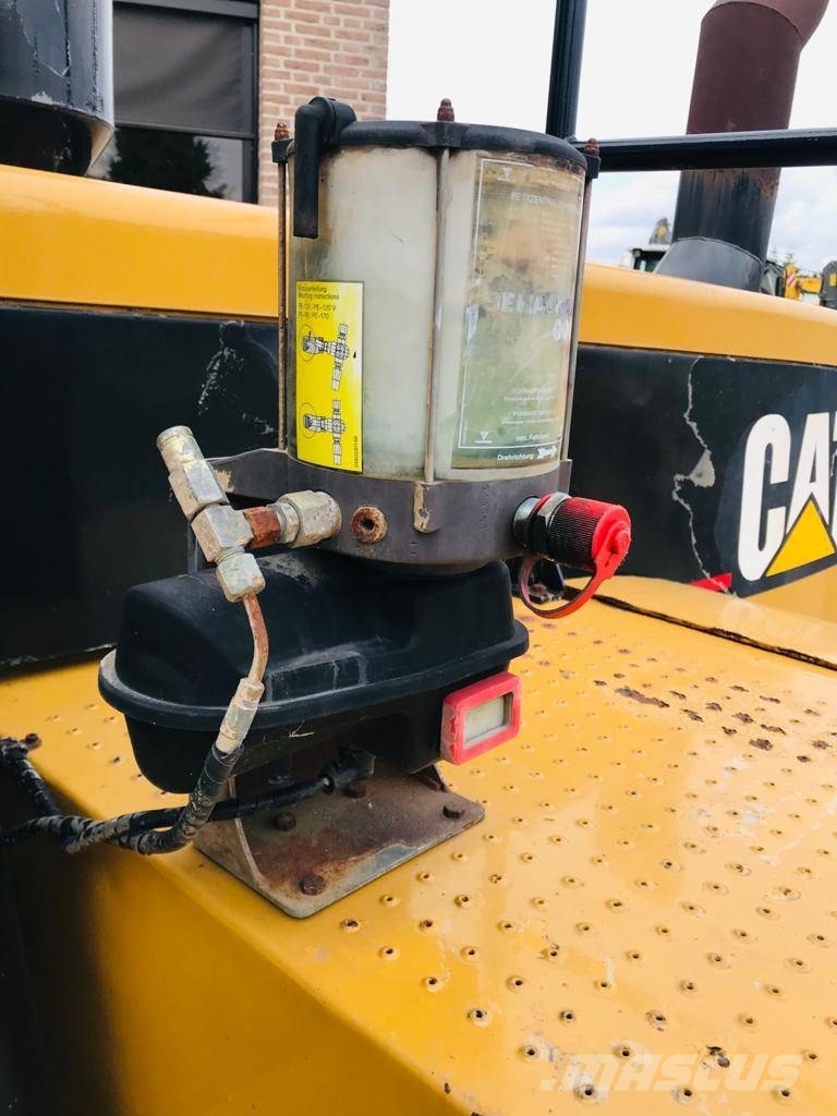 CAT 824 G 推土機