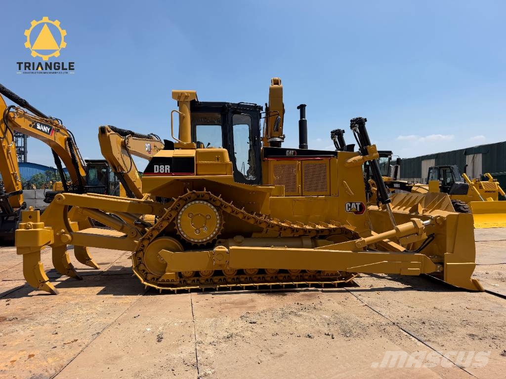 CAT D 8 R Buldožeri gusjeničari