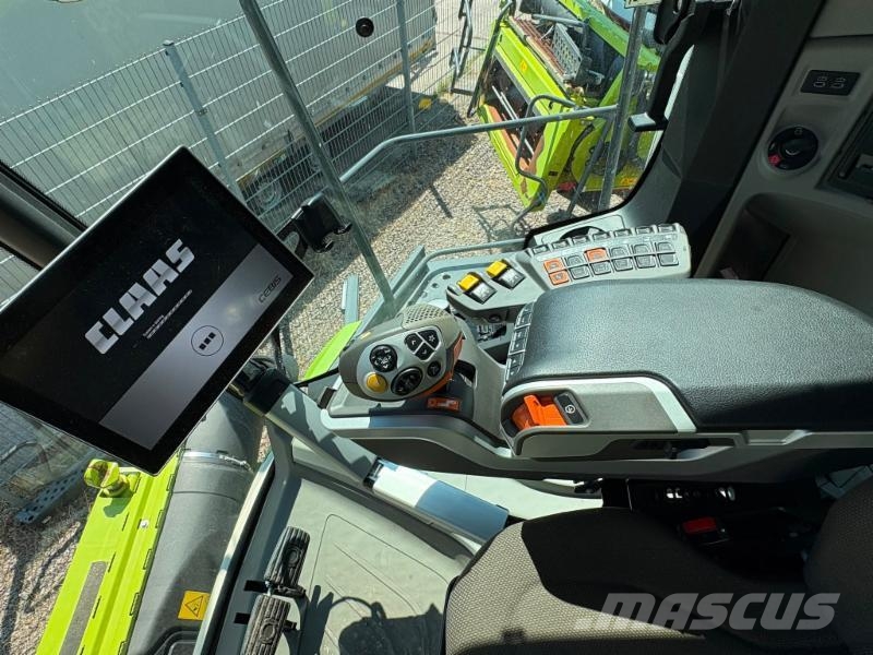 CLAAS TRION 750 Combine harvesters