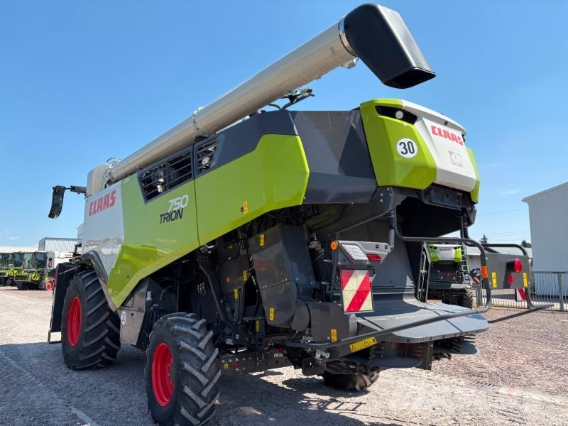CLAAS TRION 750 Combine harvesters