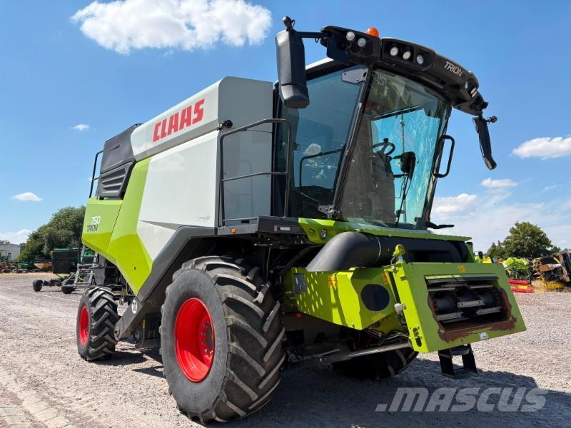 CLAAS TRION 750 Combine harvesters