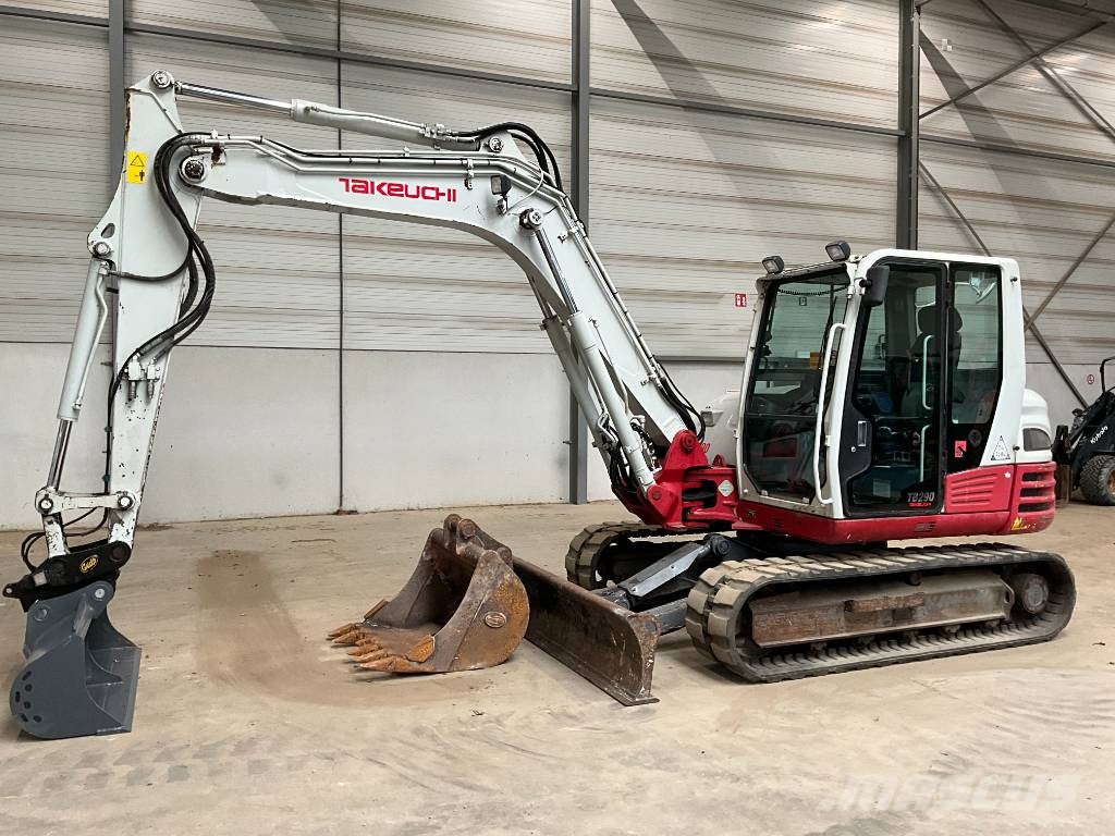 Takeuchi TB 290 حفارات وسط 7 طن - 12 طن