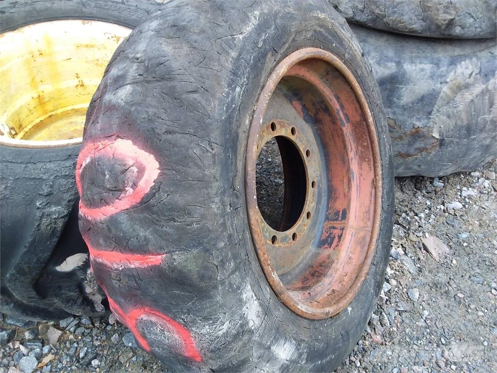 Other Typ 404 400/60x26,5 Used/Beg Reifen