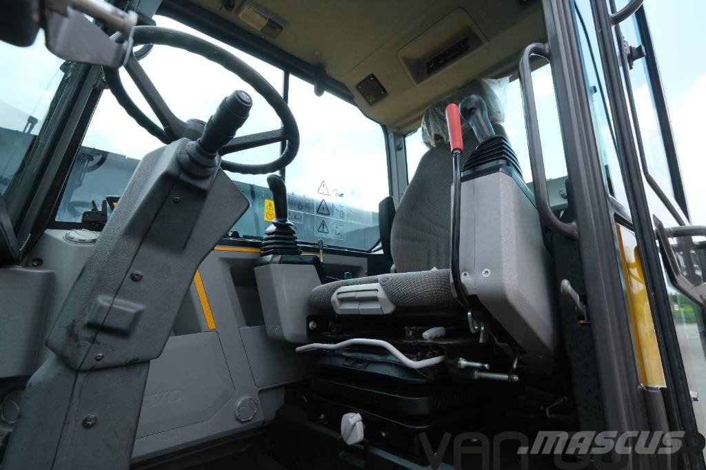 Volvo EW 60 E | 30km/h Verstellausleger Powertilt Klima Bageri točkaši