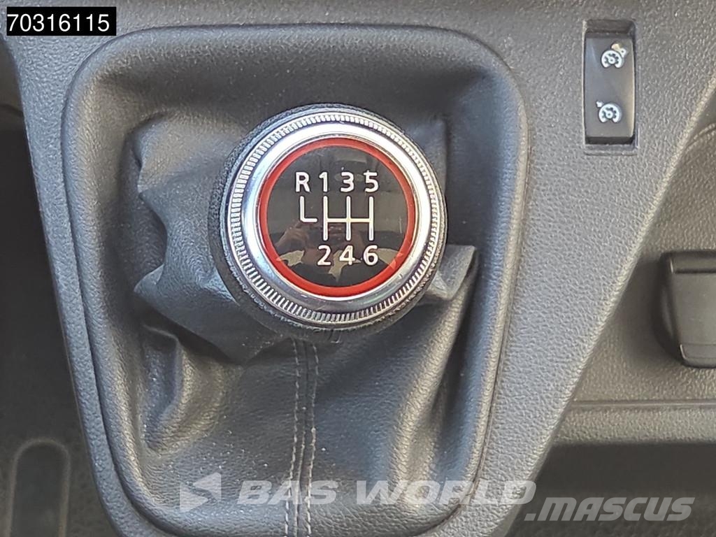 Renault Master 145PK Furgón Caja Cerrada – LED - Navegació أخرى