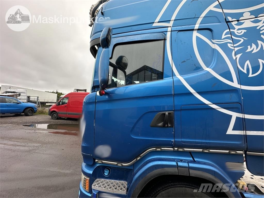Scania R520LA6X2/4MNB Vetopöytäautot