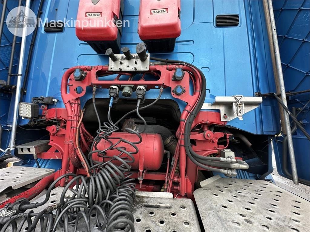 Scania R520LA6X2/4MNB Vetopöytäautot