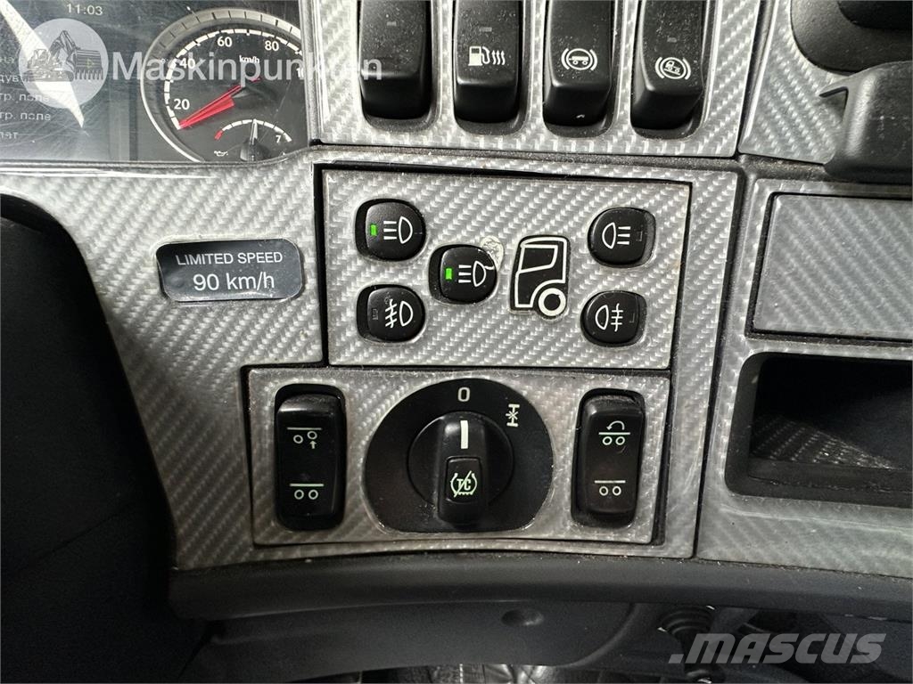 Scania R520LA6X2/4MNB Vetopöytäautot