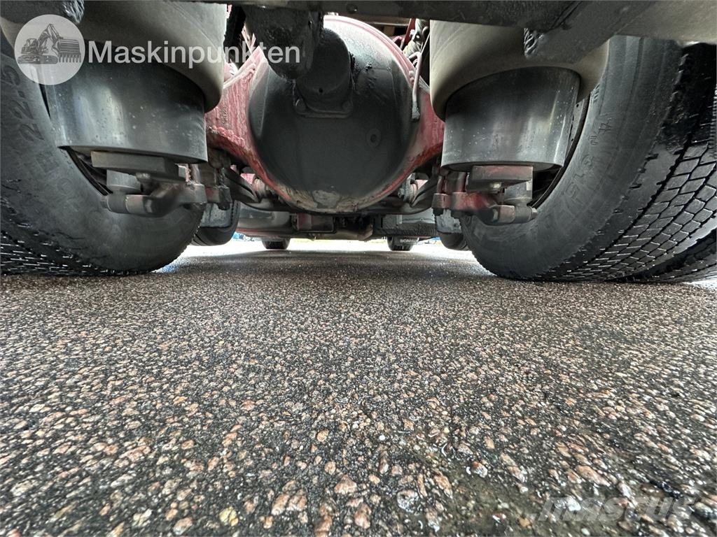 Scania R520LA6X2/4MNB Vetopöytäautot