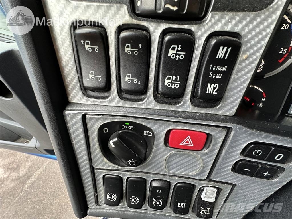 Scania R520LA6X2/4MNB Vetopöytäautot