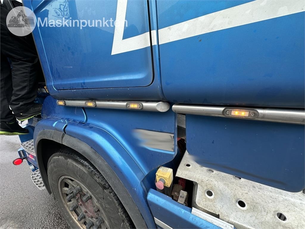 Scania R520LA6X2/4MNB Vetopöytäautot