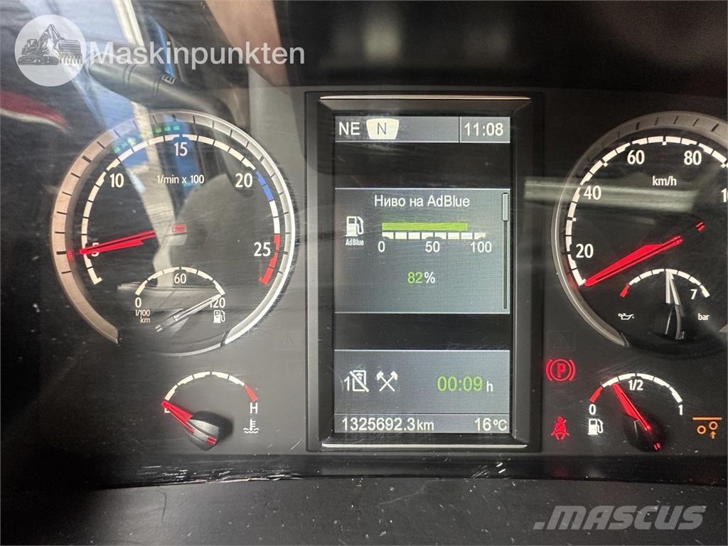 Scania R520LA6X2/4MNB Vetopöytäautot