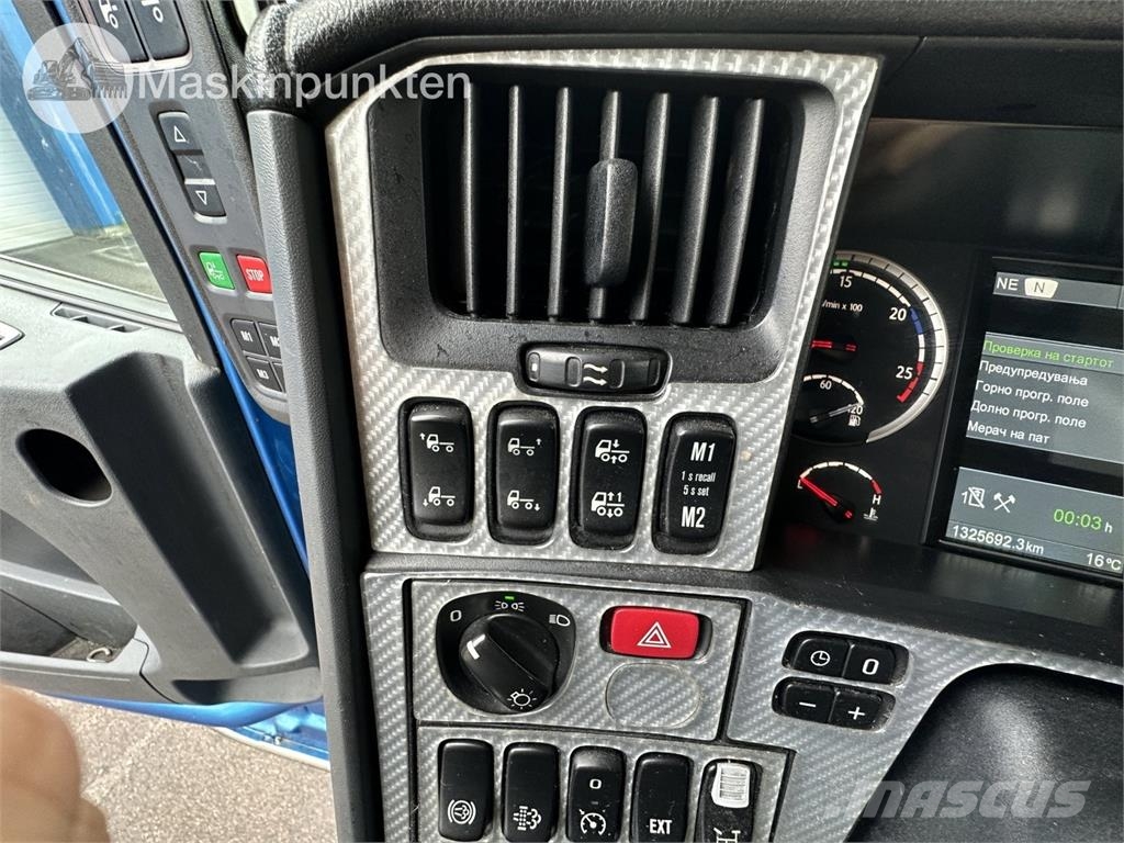 Scania R520LA6X2/4MNB Vetopöytäautot