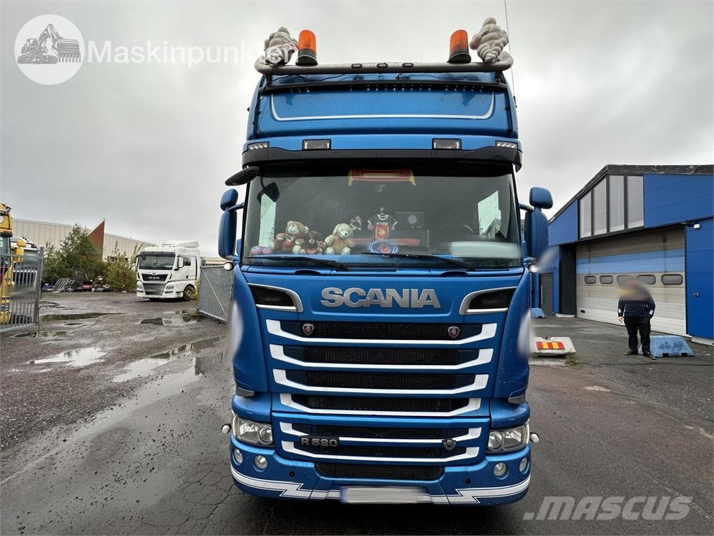 Scania R520LA6X2/4MNB Vetopöytäautot