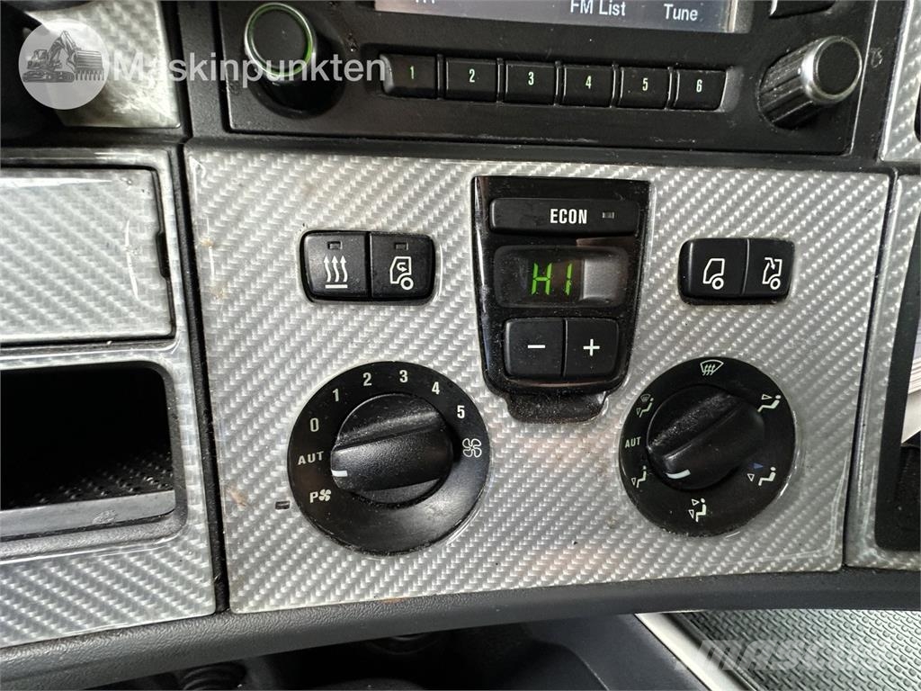 Scania R520LA6X2/4MNB Vetopöytäautot