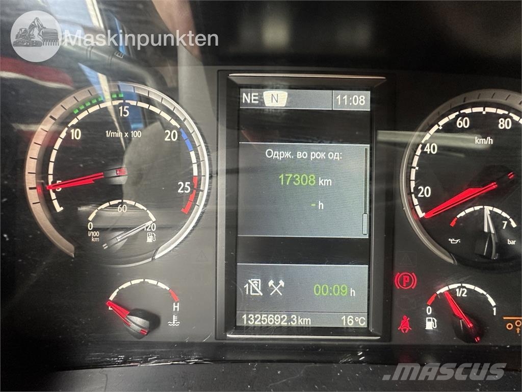 Scania R520LA6X2/4MNB Vetopöytäautot