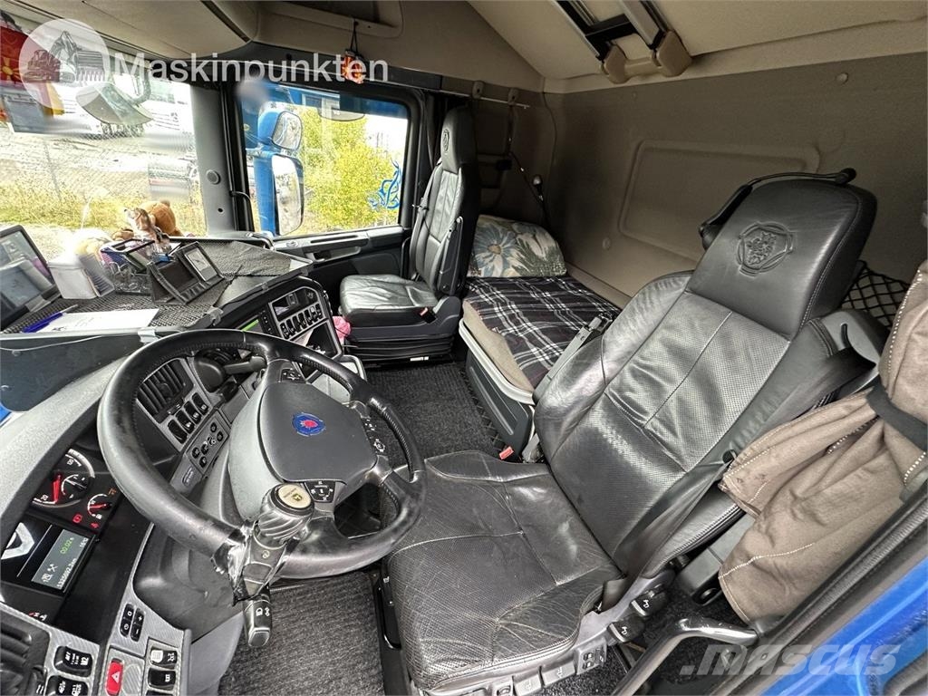 Scania R520LA6X2/4MNB Vetopöytäautot