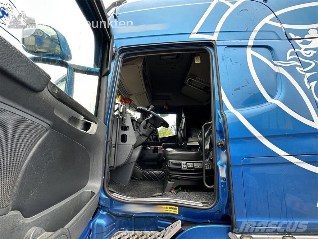 Scania R520LA6X2/4MNB Vetopöytäautot