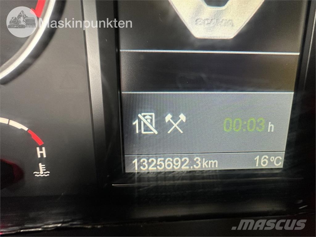 Scania R520LA6X2/4MNB Vetopöytäautot