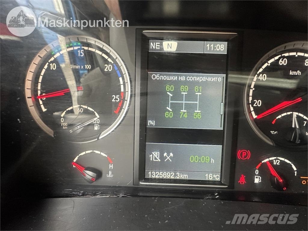 Scania R520LA6X2/4MNB Vetopöytäautot