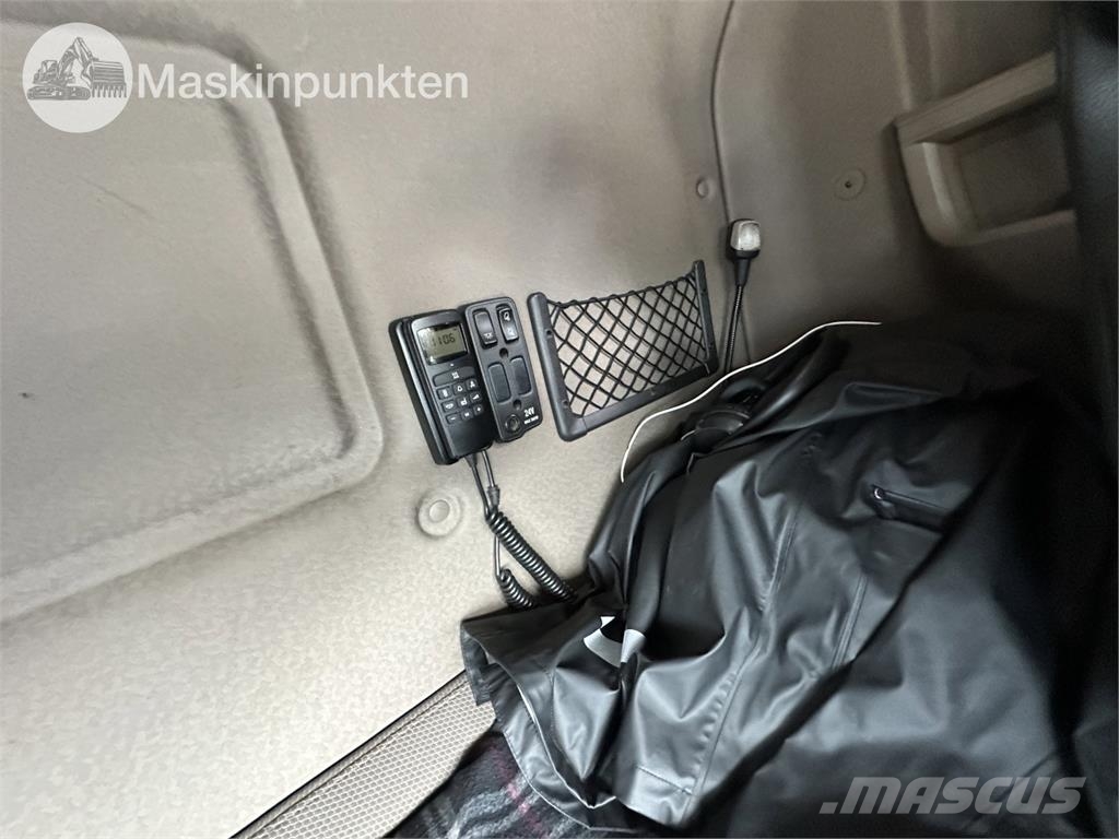 Scania R520LA6X2/4MNB Vetopöytäautot