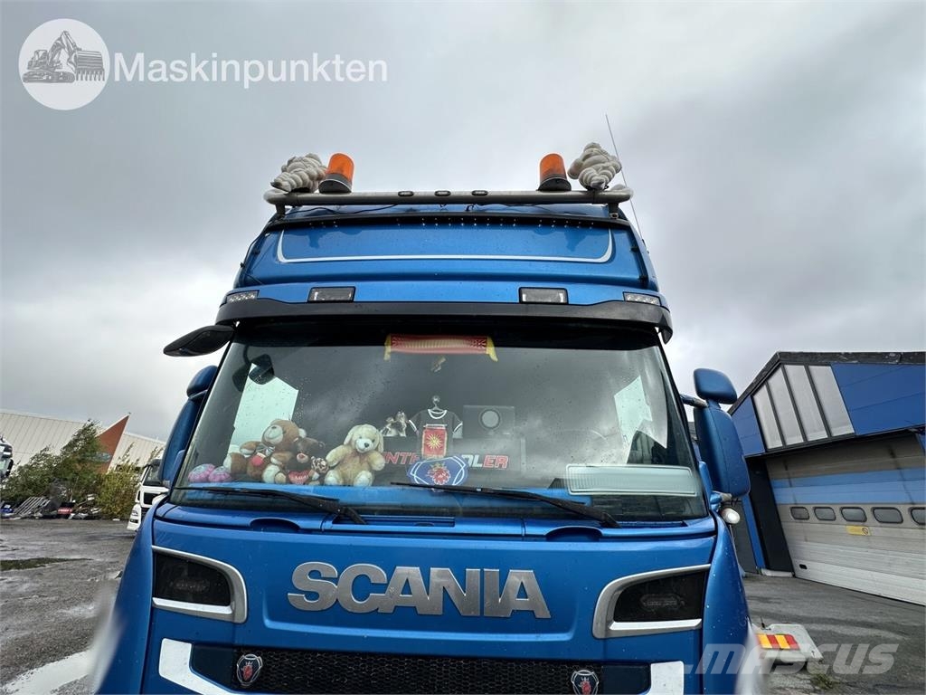 Scania R520LA6X2/4MNB Vetopöytäautot