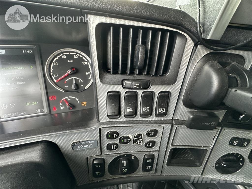 Scania R520LA6X2/4MNB Vetopöytäautot