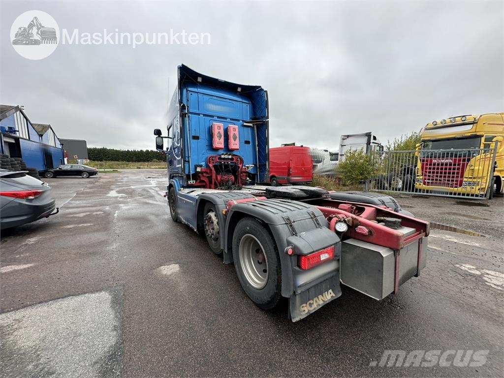 Scania R520LA6X2/4MNB Vetopöytäautot