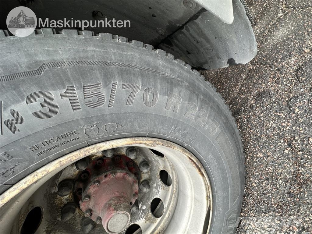 Scania R520LA6X2/4MNB Vetopöytäautot