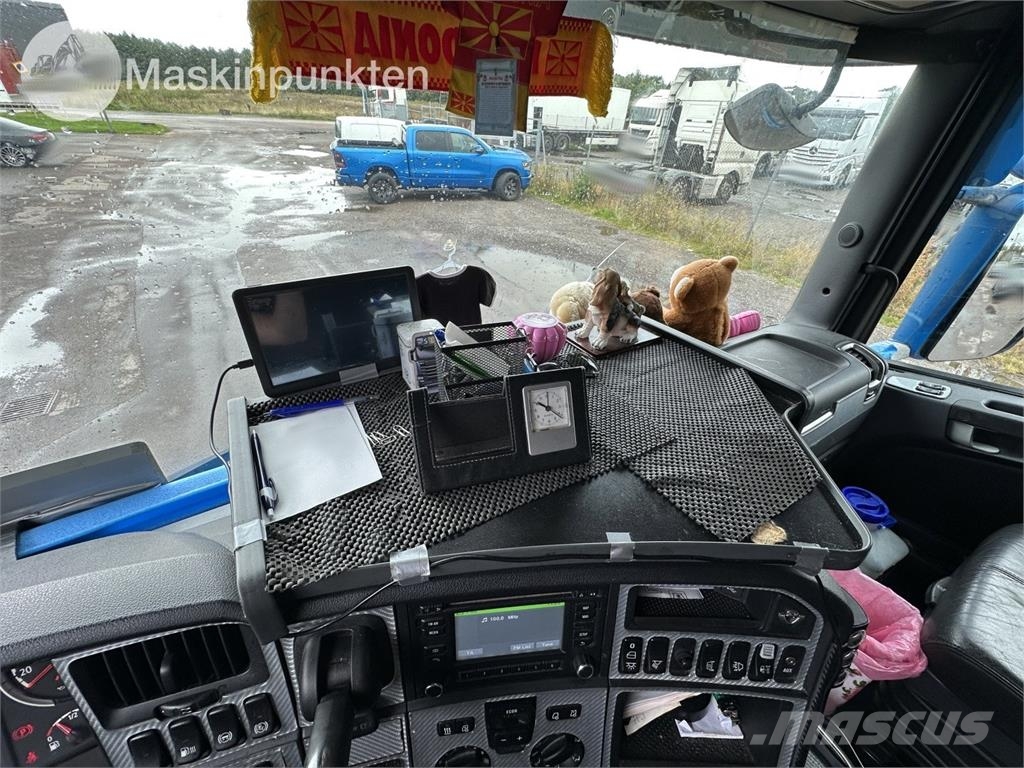 Scania R520LA6X2/4MNB Vetopöytäautot
