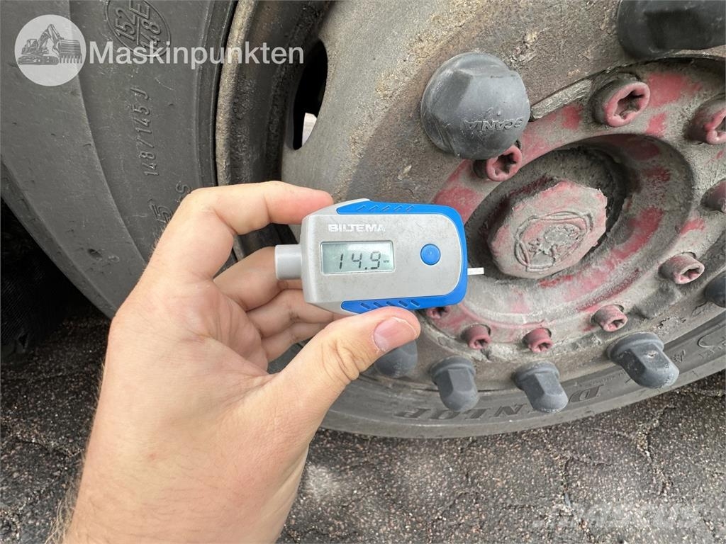 Scania R520LA6X2/4MNB Vetopöytäautot