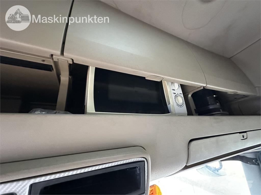 Scania R520LA6X2/4MNB Vetopöytäautot