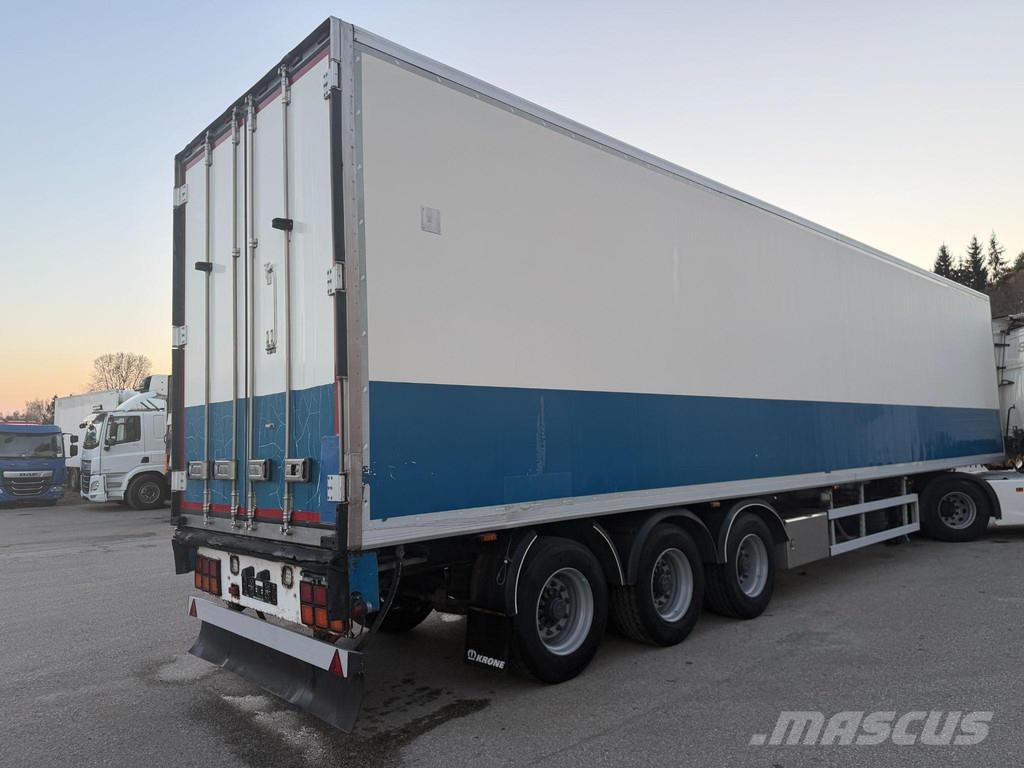 Schweriner SF24-G80N + CARRIER VECTOR 1850 + MEAT HOOKS Kühlauflieger