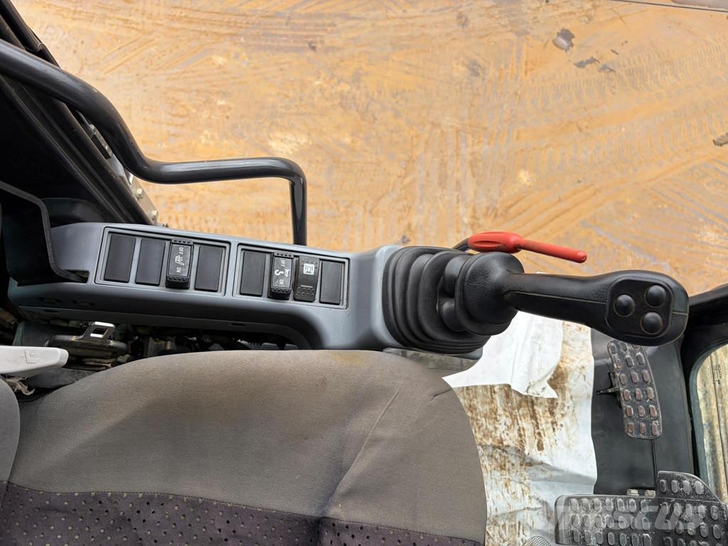 Hitachi ZX210LC-6 New Bucket Lánctalpas kotrók