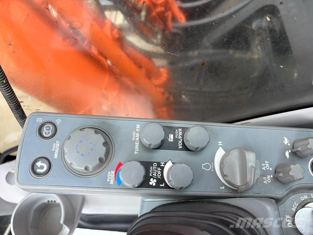 Hitachi ZX210LC-6 New Bucket Lánctalpas kotrók