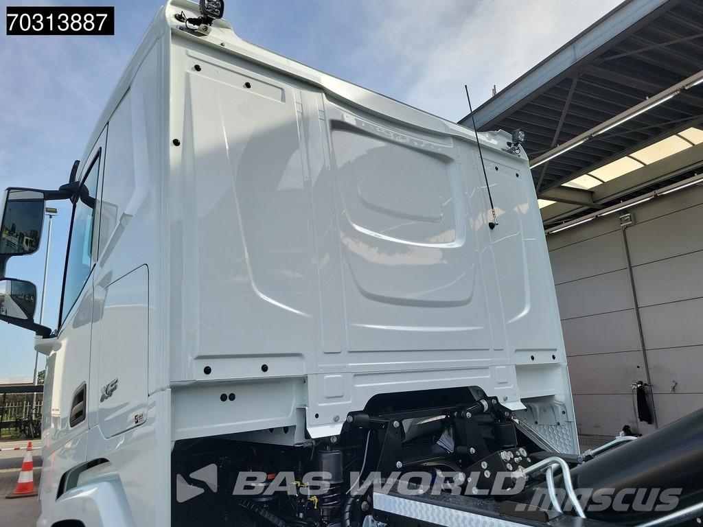 DAF XF 530 8X4 NEW 30tons HYVA 30-60-S Heavy Duty Cont Hákový nosič kontejnerů