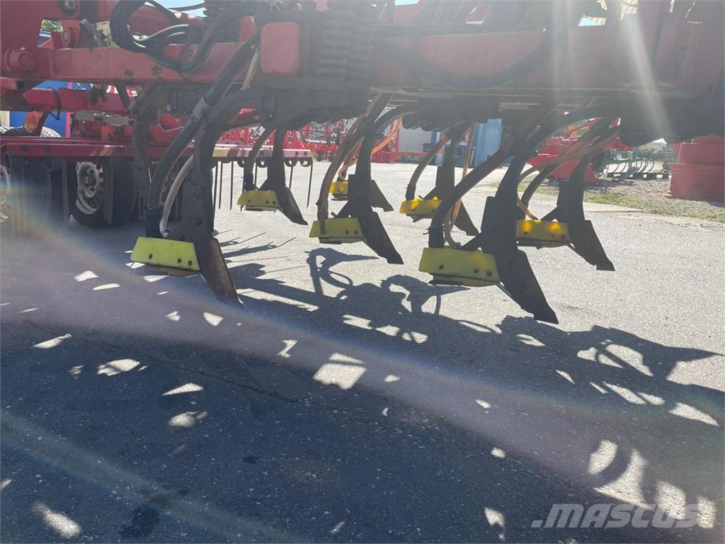 Horsch Airseeder CO6 mit Dünger ماكينات البذر الدقيق