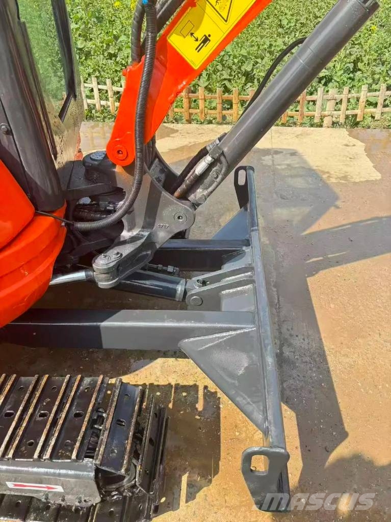 Kubota U 27 Mini excavators < 7t (Mini diggers)